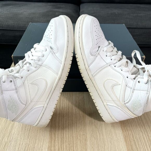 Nike Air Jordan 1 Mid Triple White Basketball Shoes 554724-109 Men's Size 9 - Picture 9 of 12